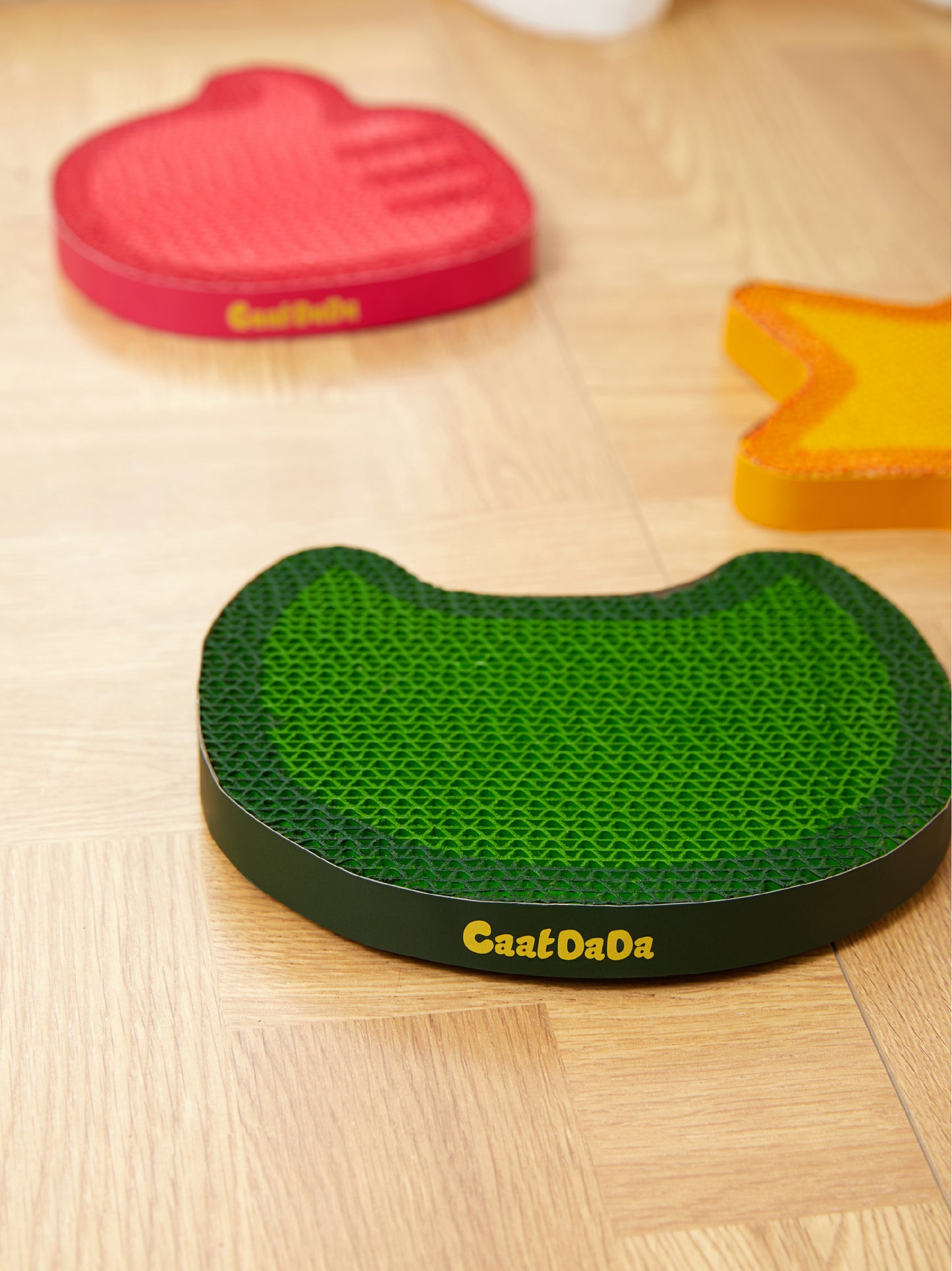 CaatDada colorful 3-in-1 cat scratcher set with bonus catnip pouch