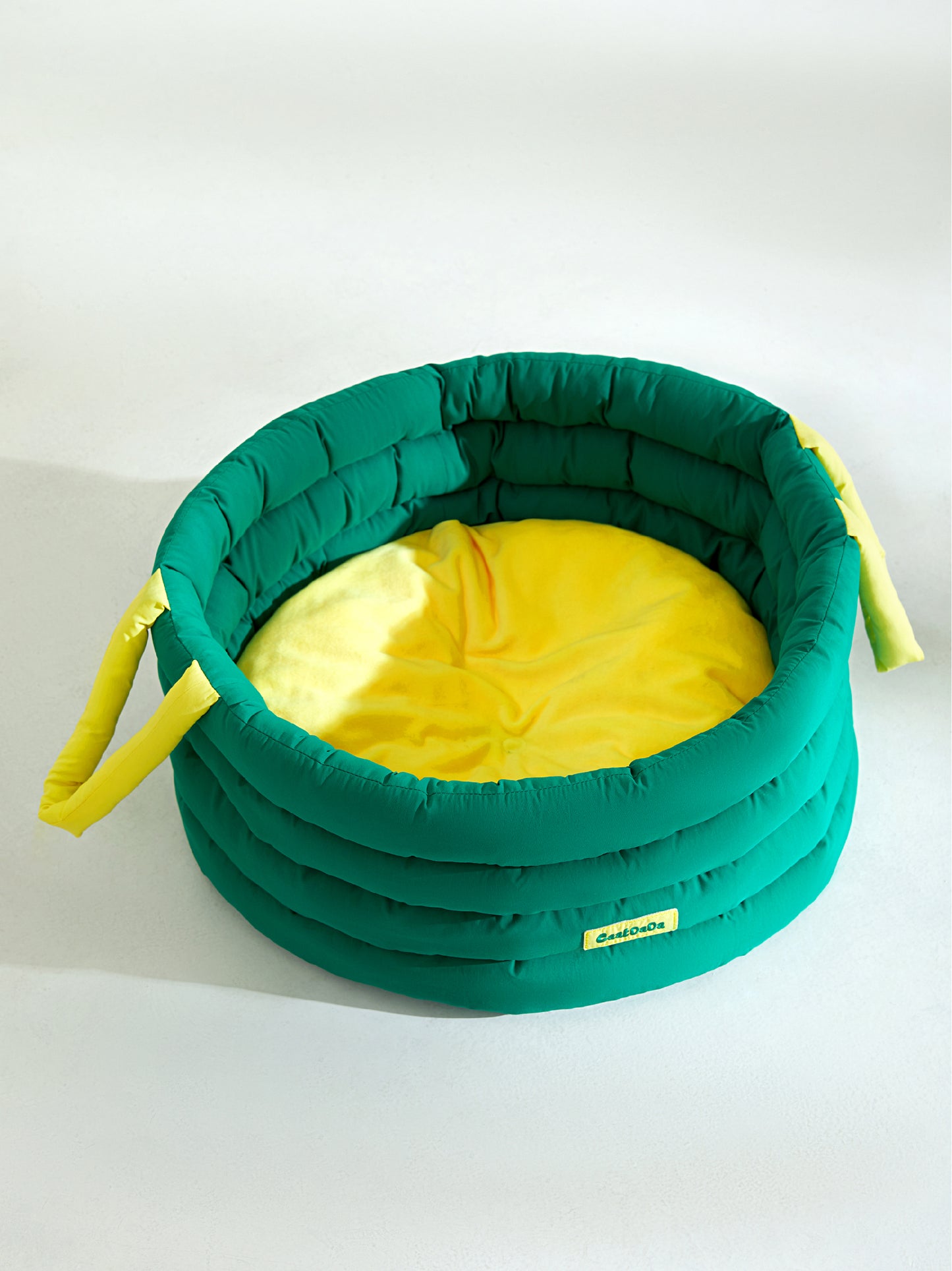 Magic Cuddle Cauldron – Cozy Cat Bed for All Seasons in Mossy Green | CaatDada