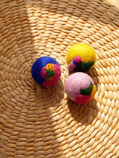 Hand-felted wool cat toys in vibrant colors – eco-friendly and soft